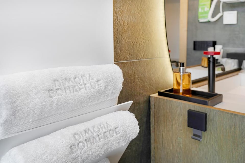 Bathroom, towels