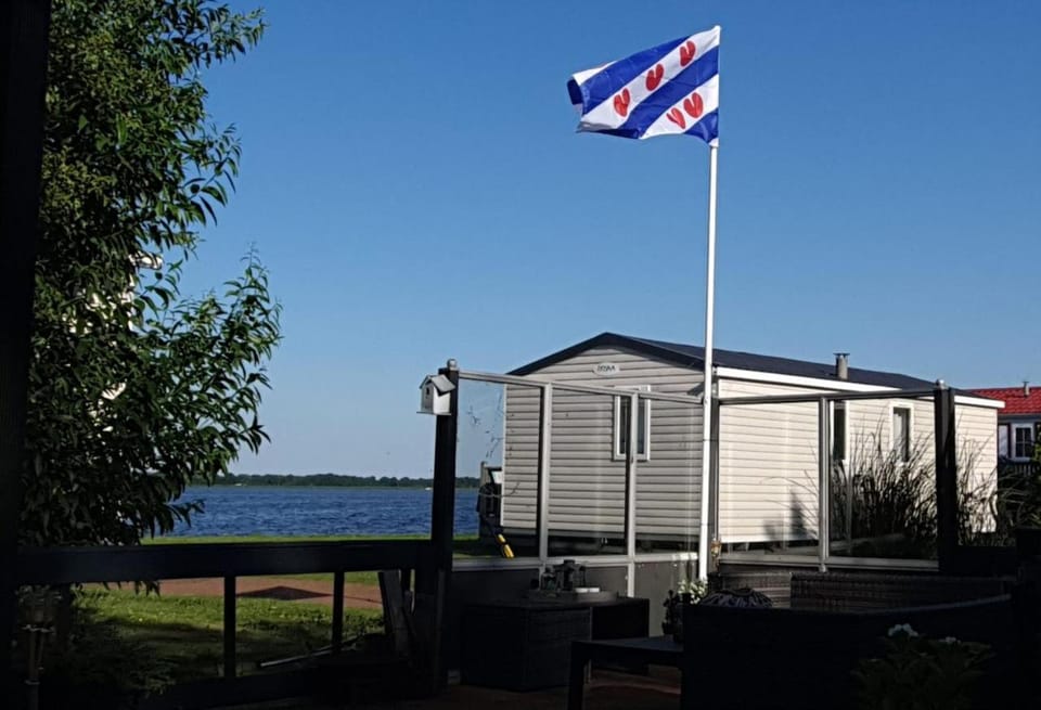 Day, Lake view
