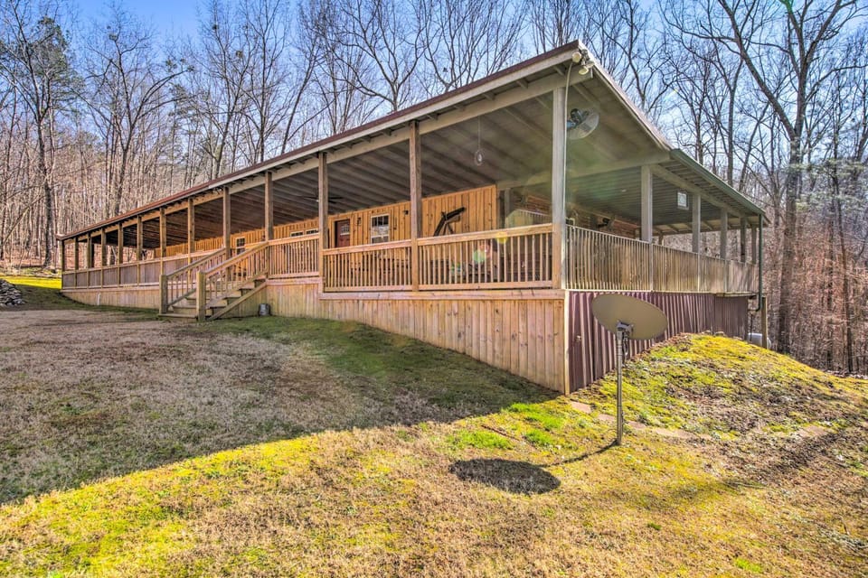 Pet-Friendly Ellijay Escape w/ Yard & Grill! House in Georgia