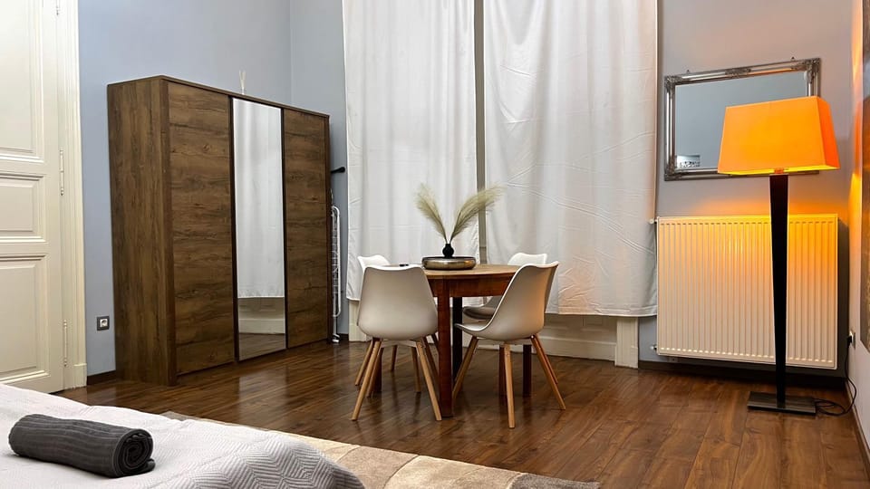 V6 Apartment by Small Home Budapest Apartment in Budapest