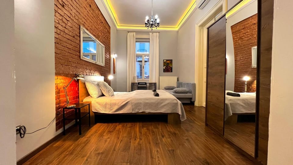 V6 Apartment by Small Home Budapest Apartment in Budapest