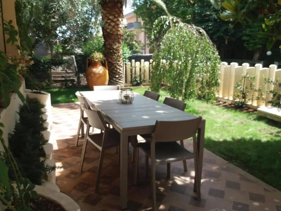 Patio, Garden