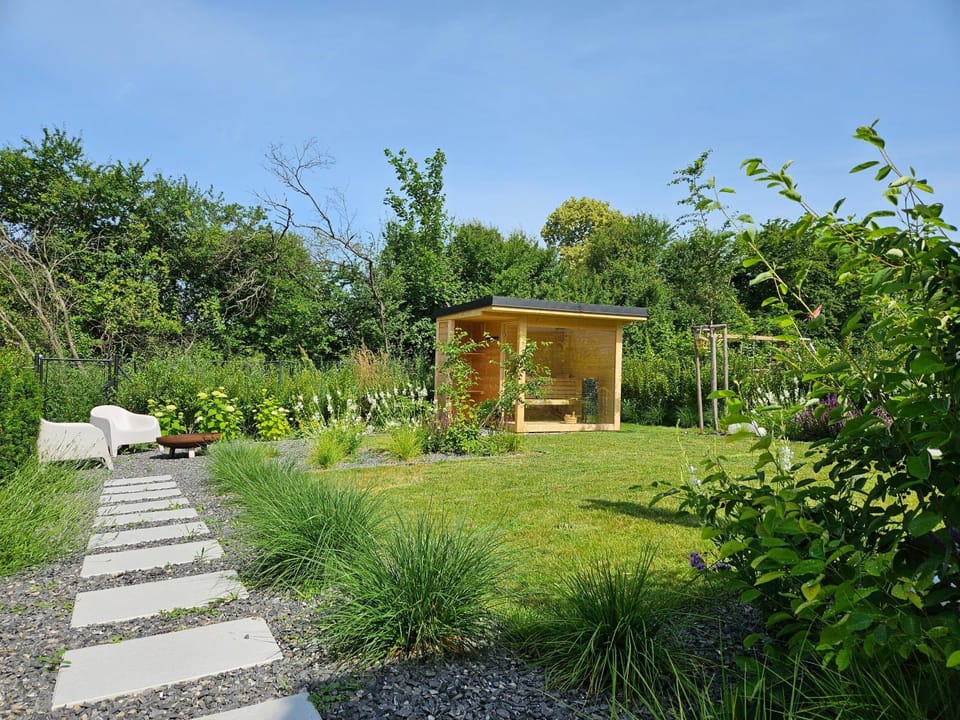Garden, Sauna