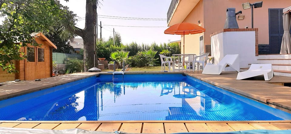 Swimming pool, Swimming pool