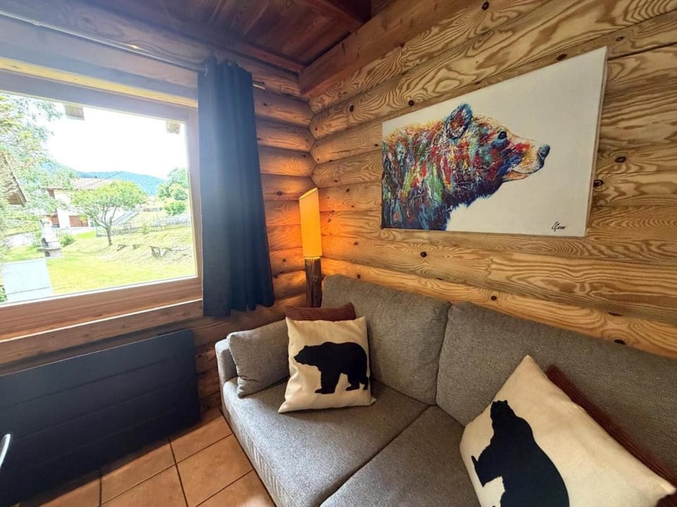 Communal lounge/ TV room, Living room