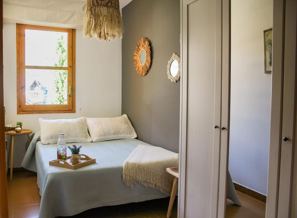 Bed, Bedroom, wardrobe
