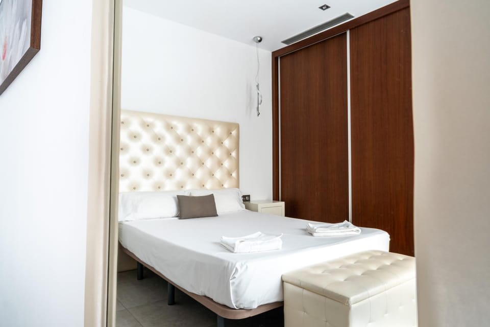 Bed, Photo of the whole room