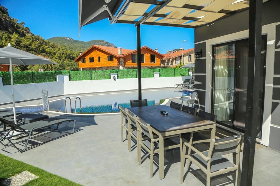 Patio, Swimming pool