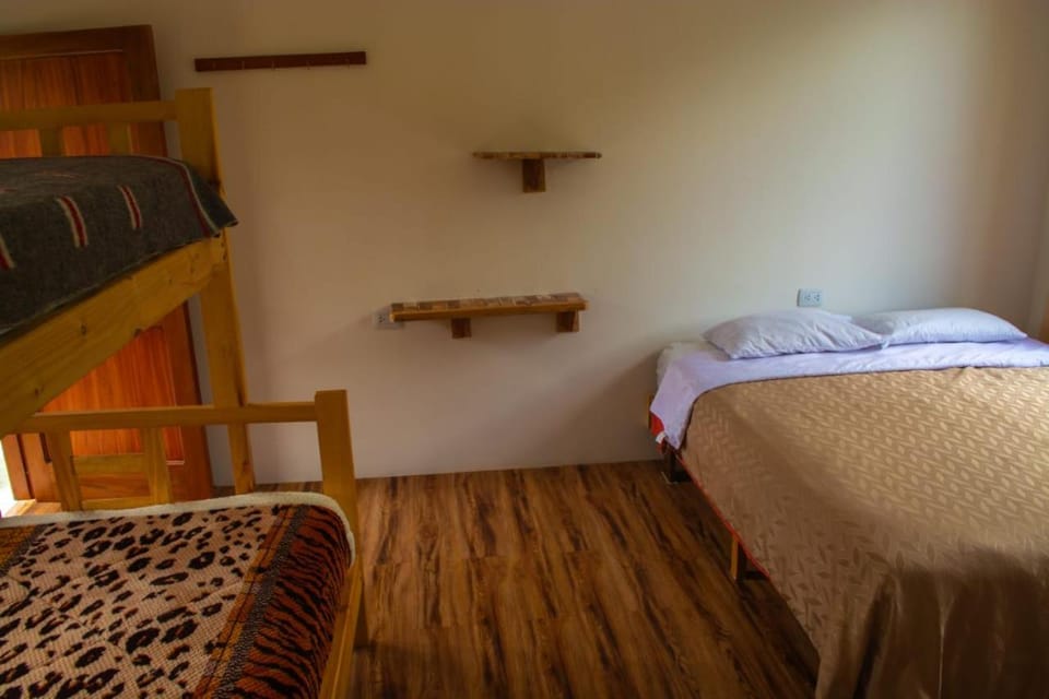 Backpackers-balcones-river-lodge Bed and Breakfast in Banos
