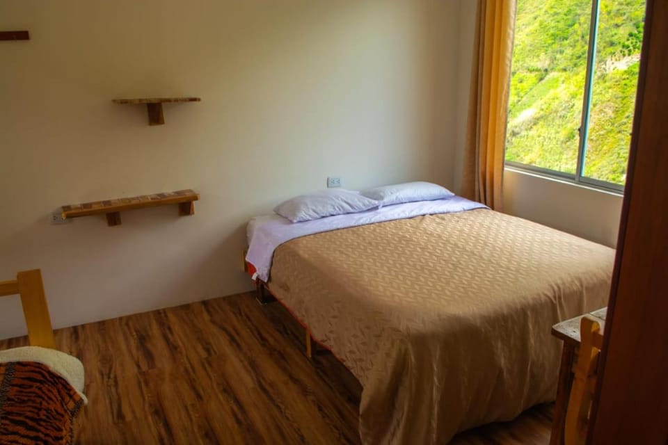Backpackers-balcones-river-lodge Bed and Breakfast in Banos