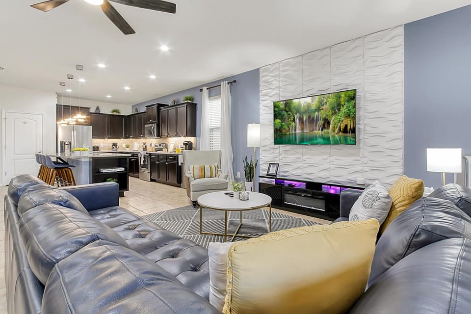 8BR VILLA NEAR DISNEY-VIEW/PRIVACY/POOL & SPA/PS5/EV Villa in Four Corners