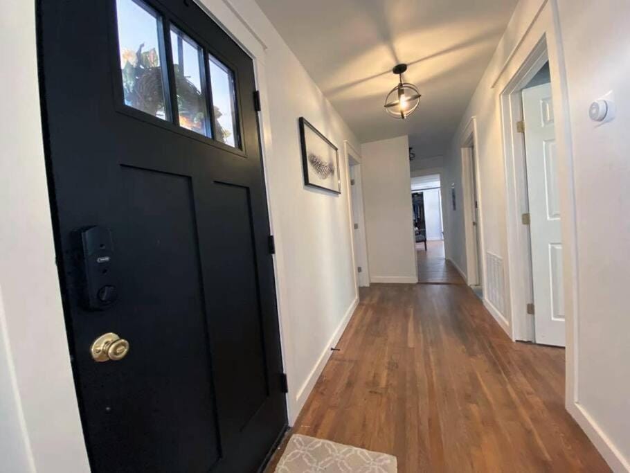 3BR XL BATH 5 min to Downtown Large Gated Parking House in San Antonio