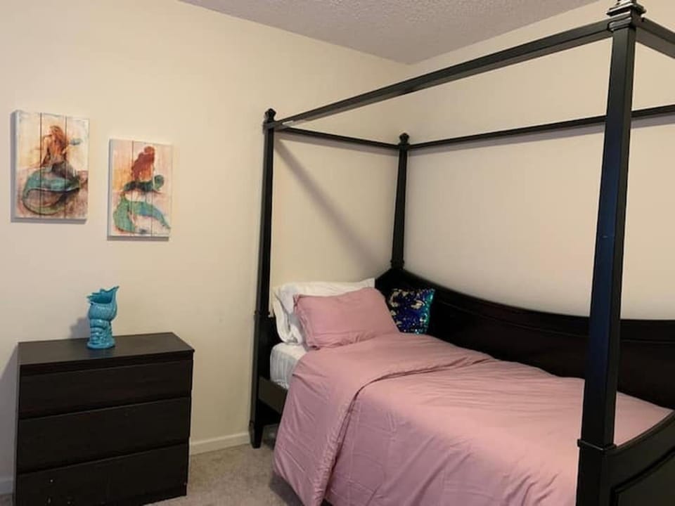 Bed, Bedroom
