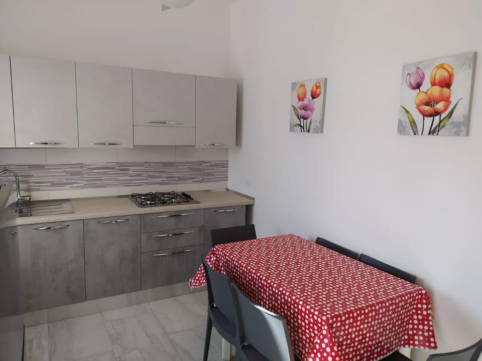 Seating area, kitchen