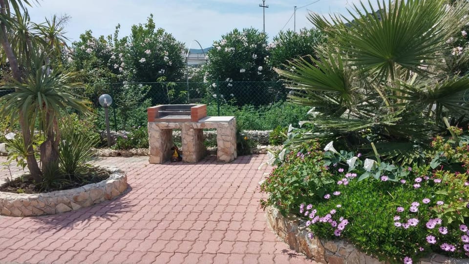 BBQ facilities, furniture