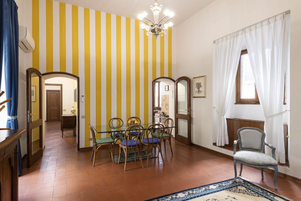 Communal lounge/ TV room, Dining area