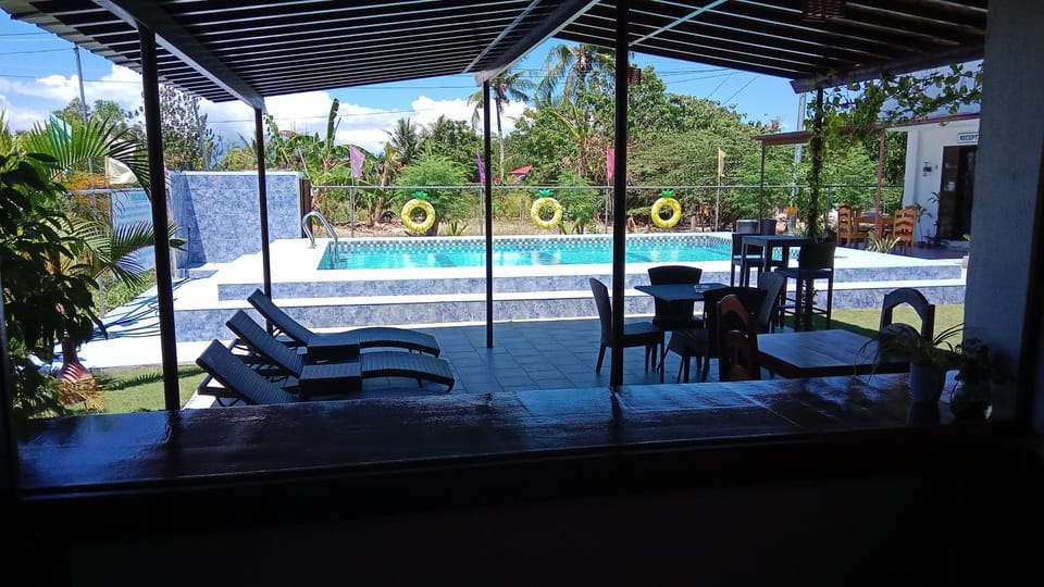 Dining area, Pool view, Swimming pool, sunbed