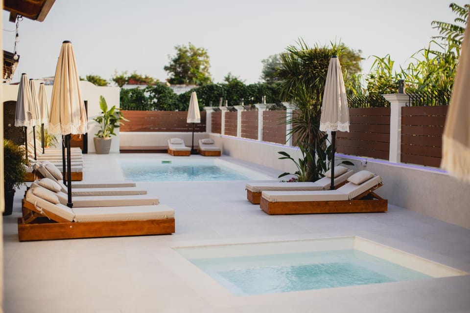 Pool view, Swimming pool