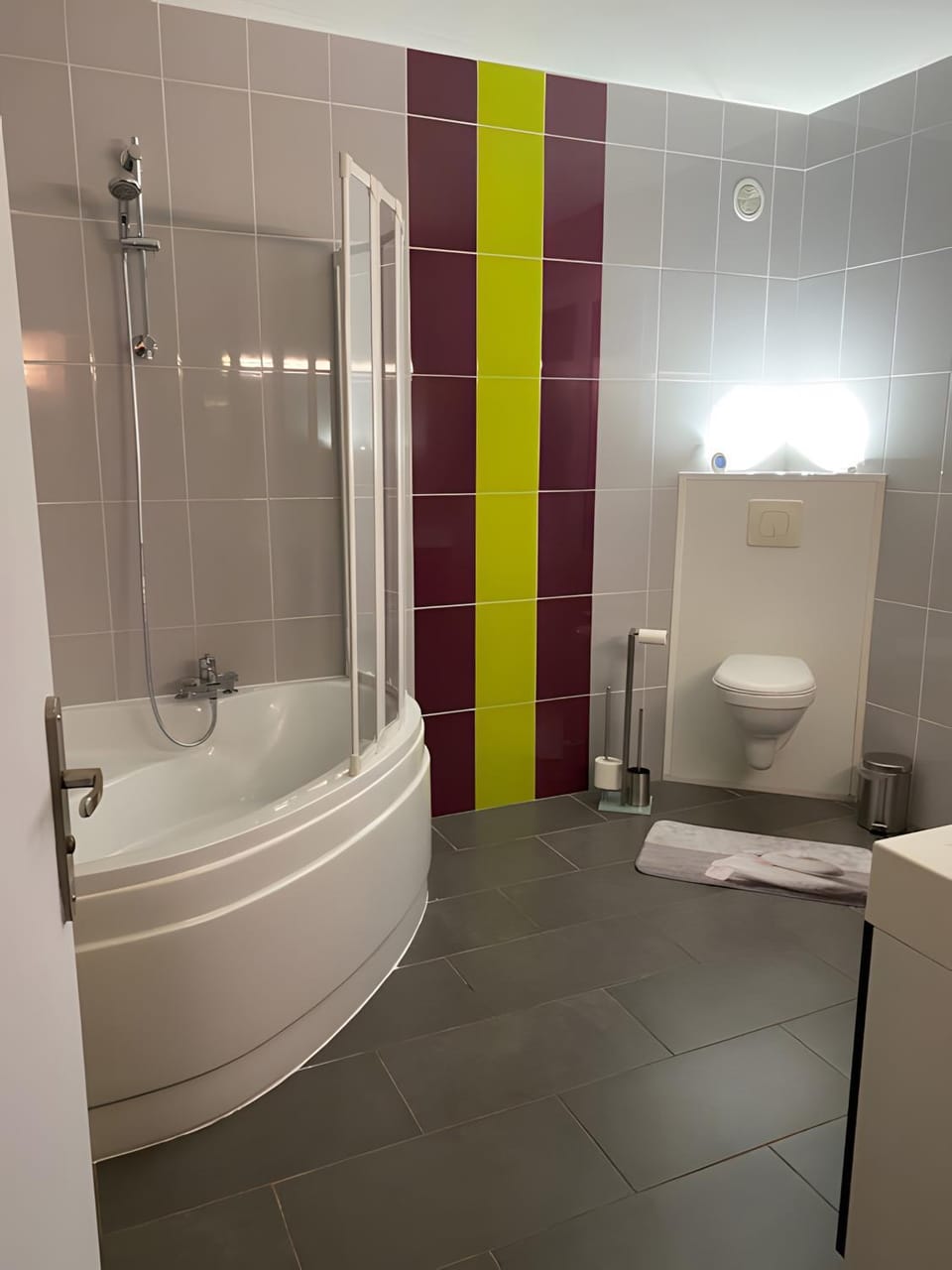 Bathroom, Living room