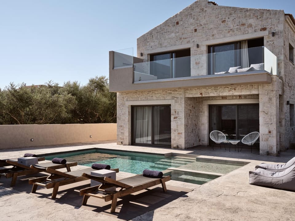 Seating area, Pool view, sunbed