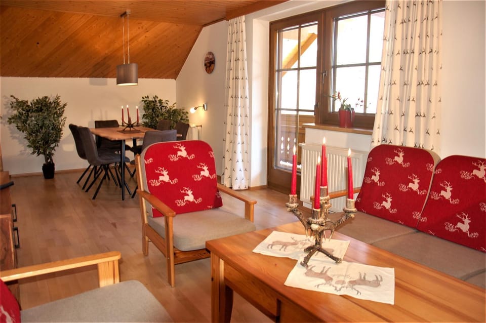 Living room, Seating area, Dining area