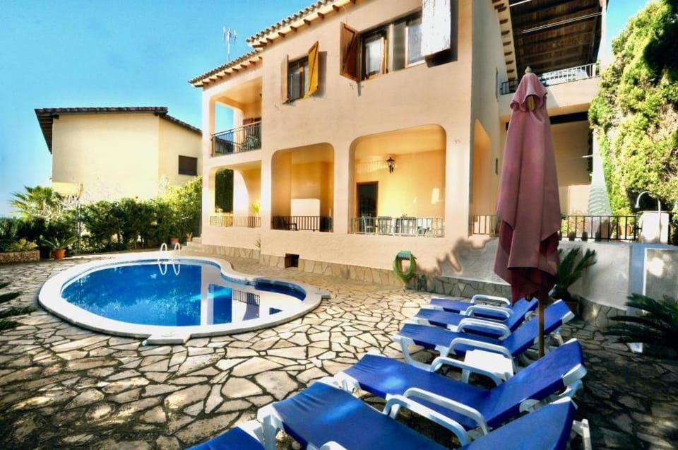 Property building, Patio, Swimming pool