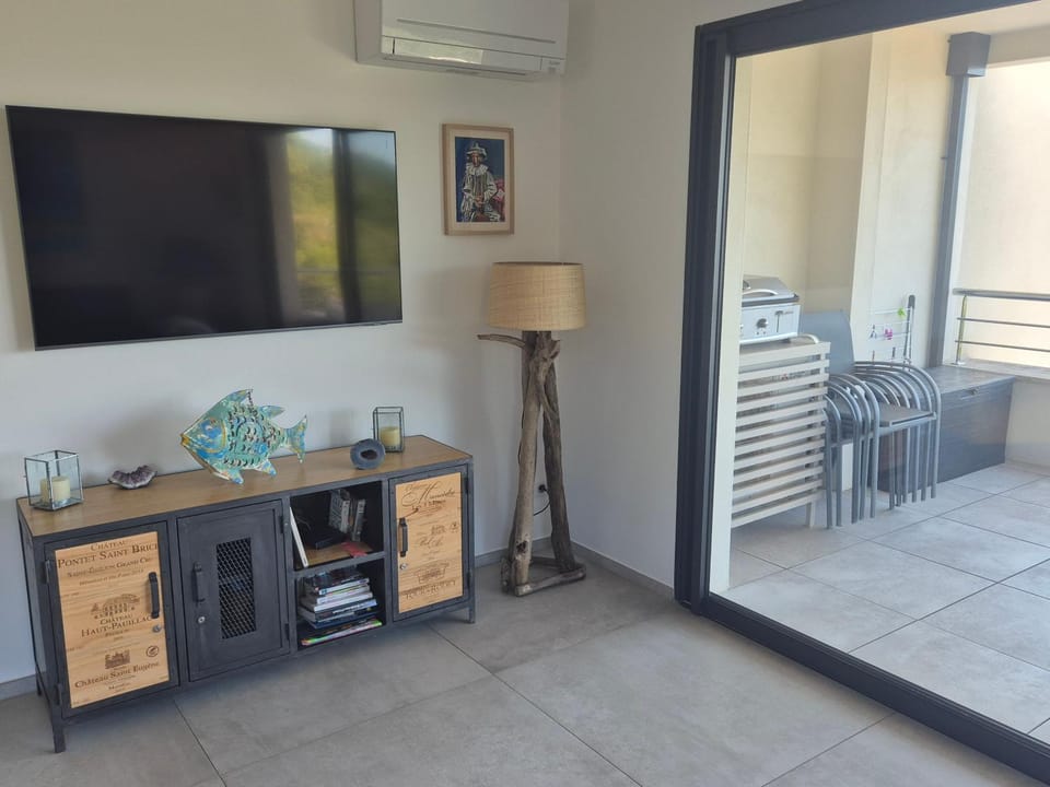 Superbe appartement T3 face mer baie Ajaccio Apartment in Corsica