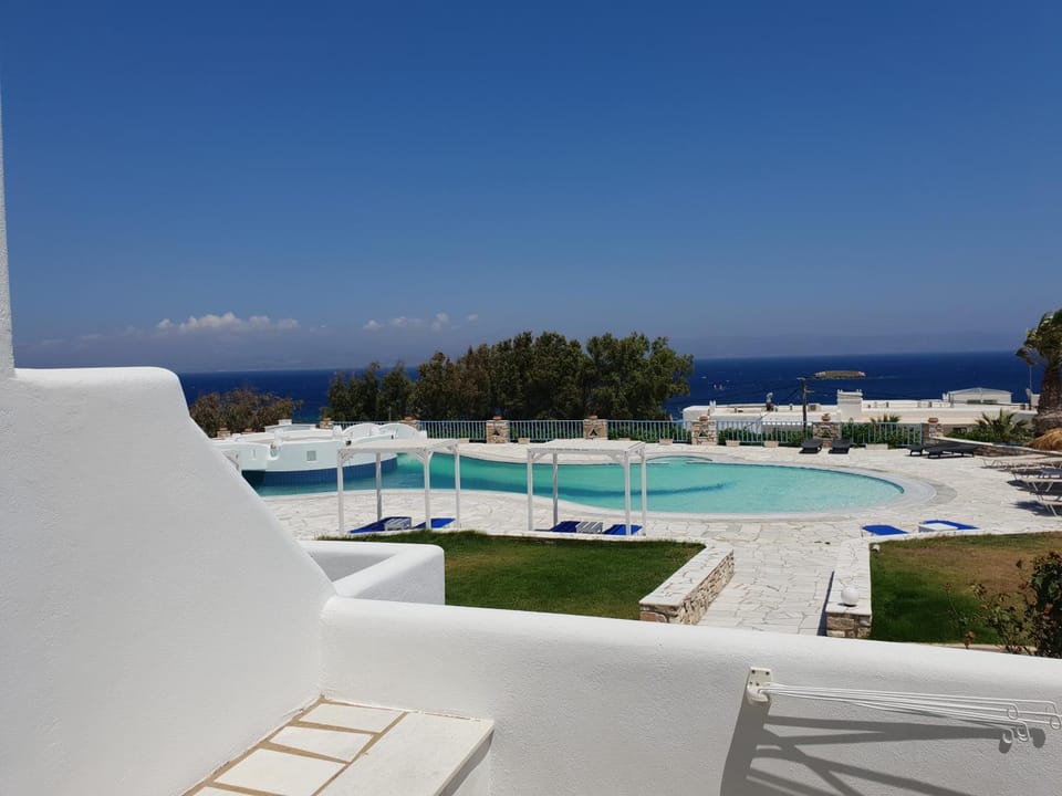Captain's Rocks Hotel Hotel in Paros, Greece