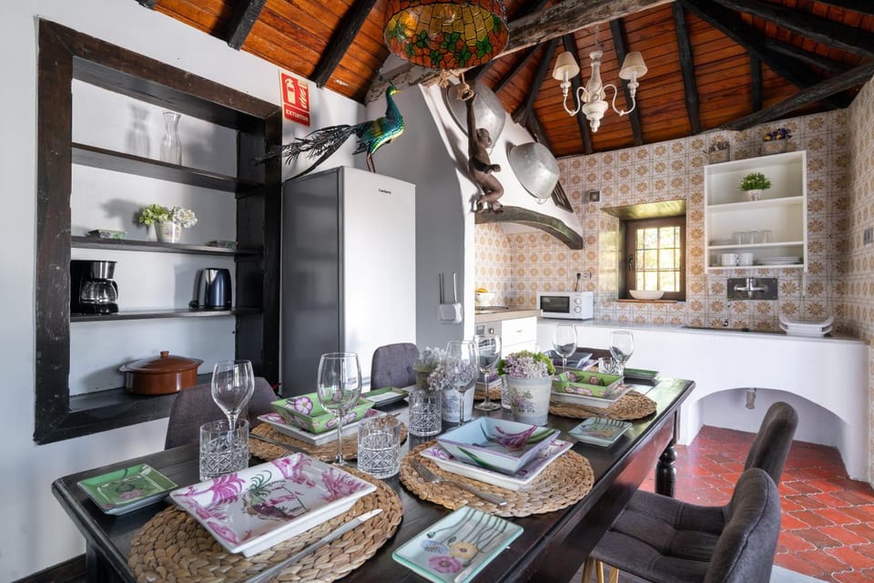 Dining area, kitchen