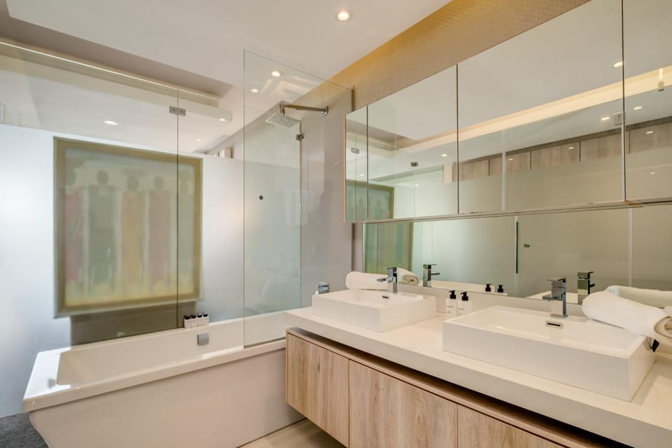 Bathroom, towels