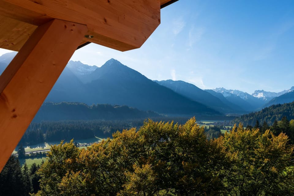 Nearby landmark, Natural landscape, Mountain view