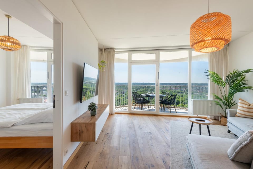Balcony/Terrace, Mountain view