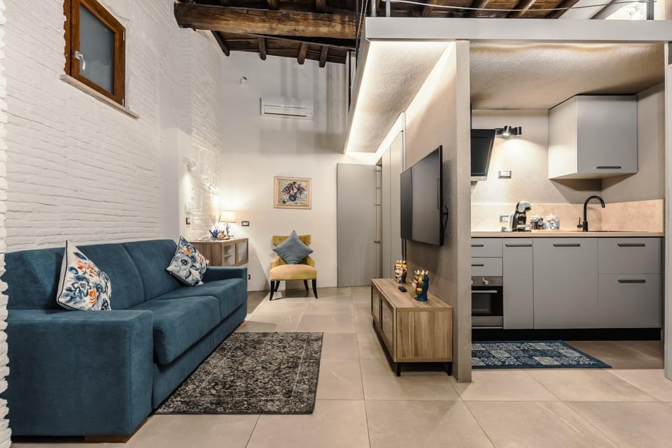TV and multimedia, Kitchen or kitchenette, Living room