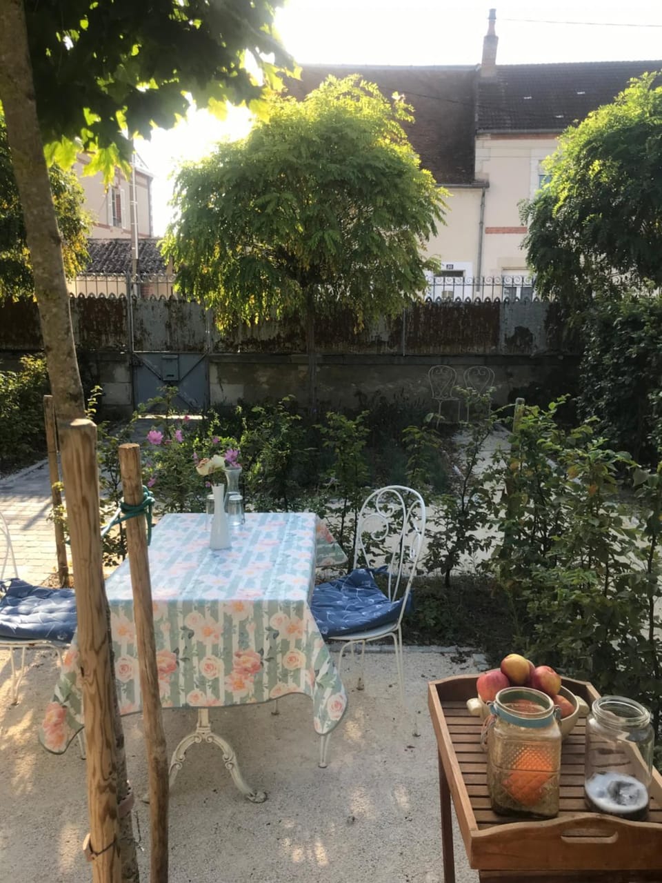 Garden, Seating area, Dining area