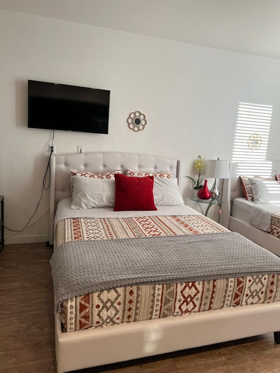 Incredible Hollywood Loft Free Parking Apartment in Hollywood