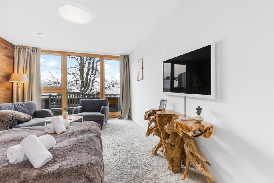 TV and multimedia, Living room, Bedroom