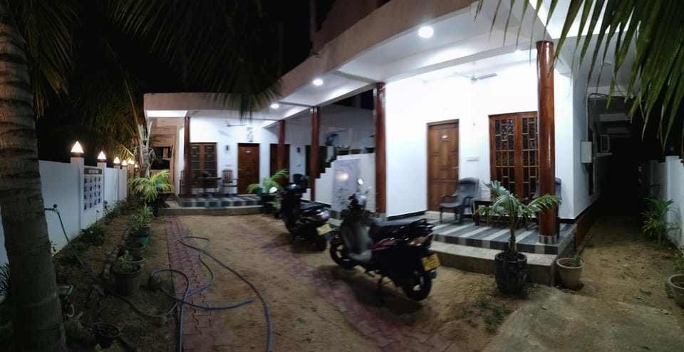 Patio, Facade/entrance