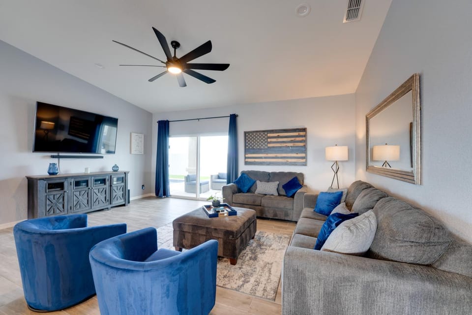 Pool & Patio: Newly Constructed Lake Havasu Home! House in Lake Havasu City
