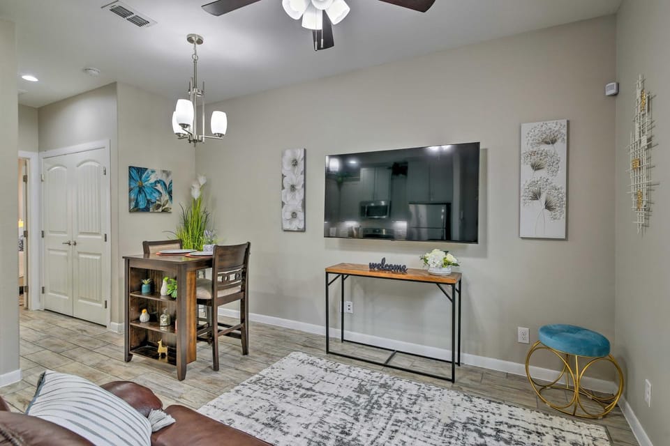 3 Mi to Downtown: Relaxing Stay in Edinburg Apt! Apartment in Edinburg