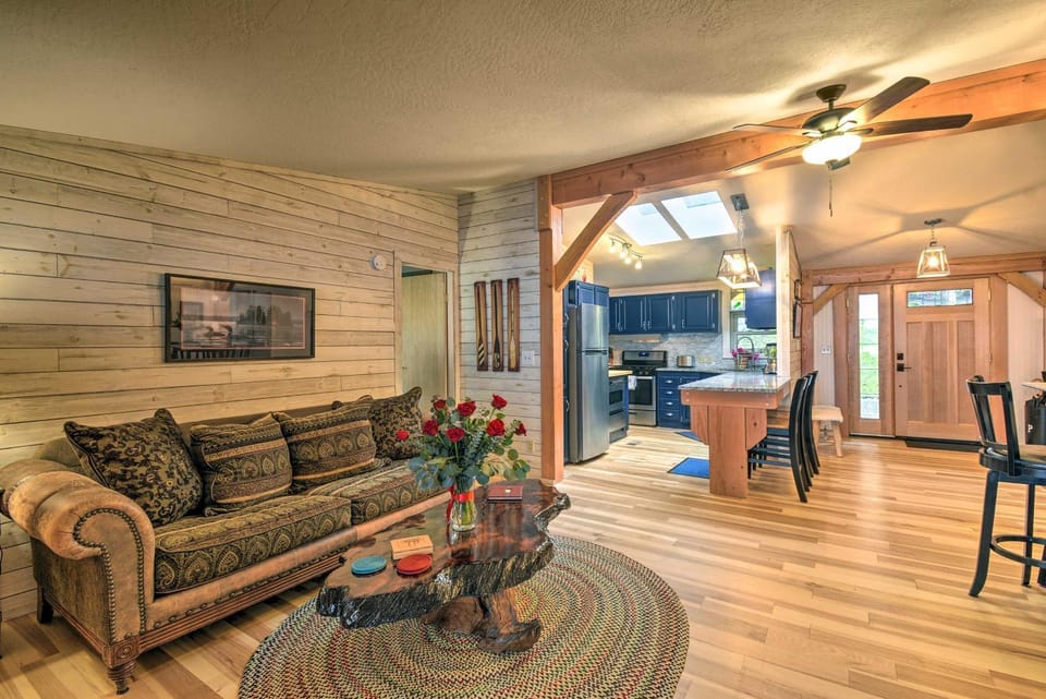 Port Ludlow Getaway on Hood Canal Near Hiking House in Hood Canal