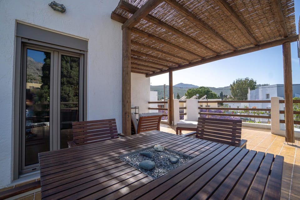 Day, Natural landscape, View (from property/room), Balcony/Terrace, Balcony/Terrace, Seating area, Dining area