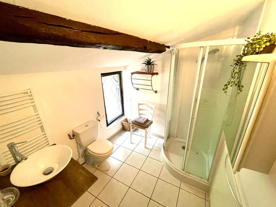 Pomegranate Gite Sleeps 4 with Pool House in Eymet