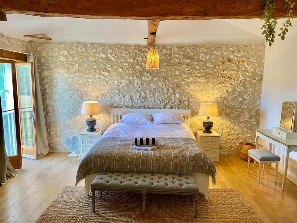 Saint-Marthe Sleeps 20 with Pool House in Eymet