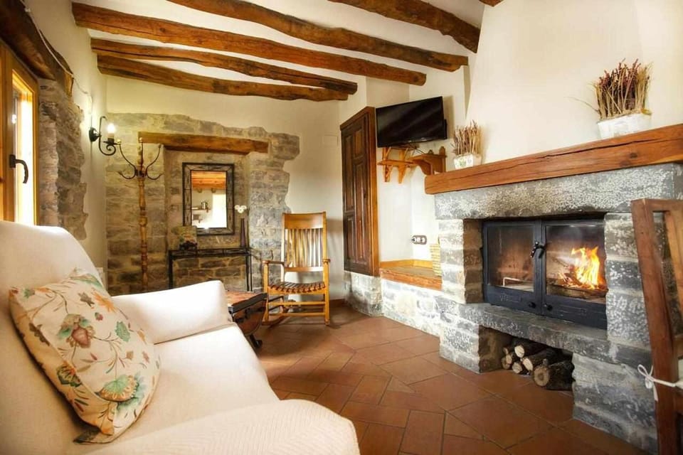 El Corral de Villacampa House in Aragon