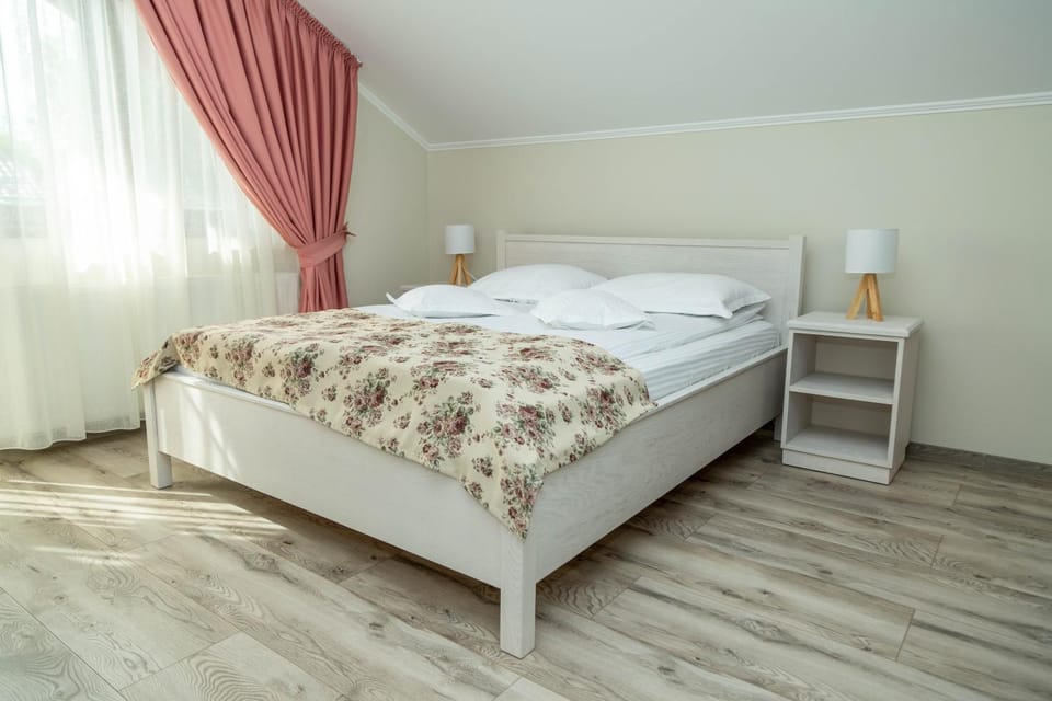 Pensiunea Casablanca Bed and Breakfast in Romania