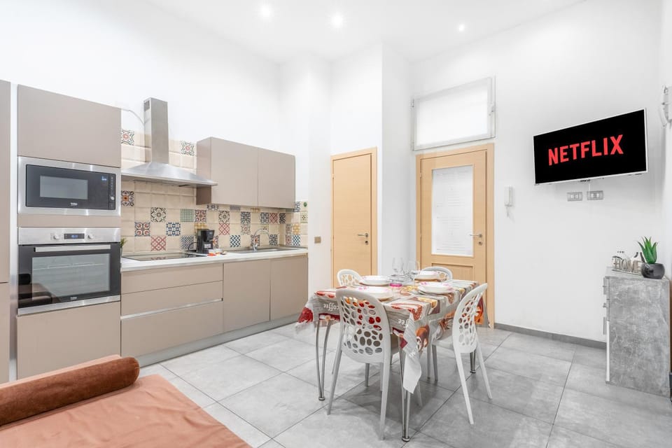 TV and multimedia, Kitchen or kitchenette, Dining area, dishwasher, minibar, pet friendly, stove