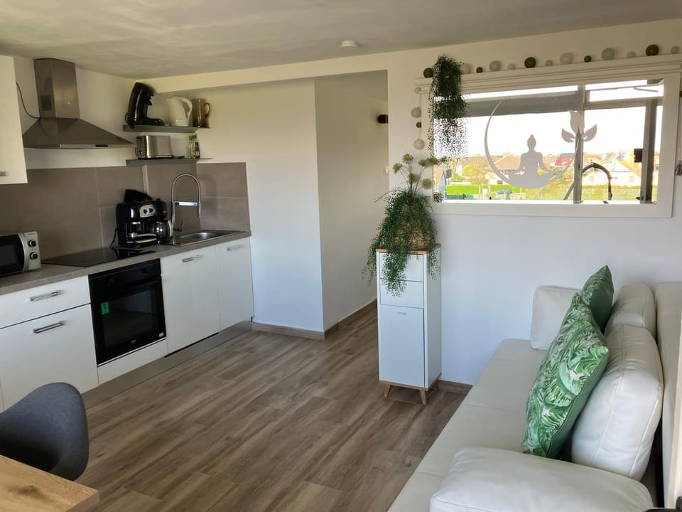 Lovely Acacia Apartment in Bredene