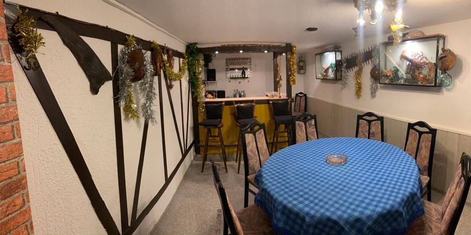 Lounge or bar, Evening entertainment, Alcoholic drinks, Non alcoholic drinks