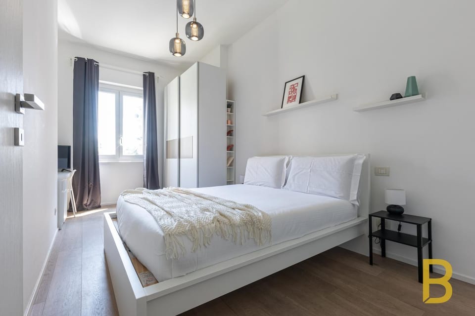 Bed, TV and multimedia, Photo of the whole room, Bedroom, wardrobe