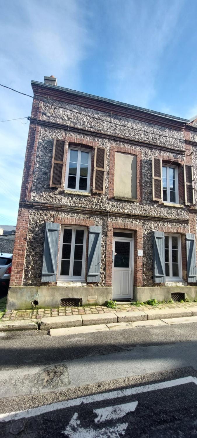 Le chant des mouettes a 300 m de la mer et du port House in Normandy